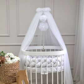 Weißer Betthimmel mit Pompons fürs Babybett 9m
