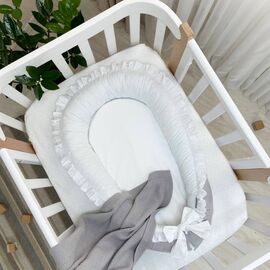 Doppelseitiges Babynest grau/weiß mit Matratze