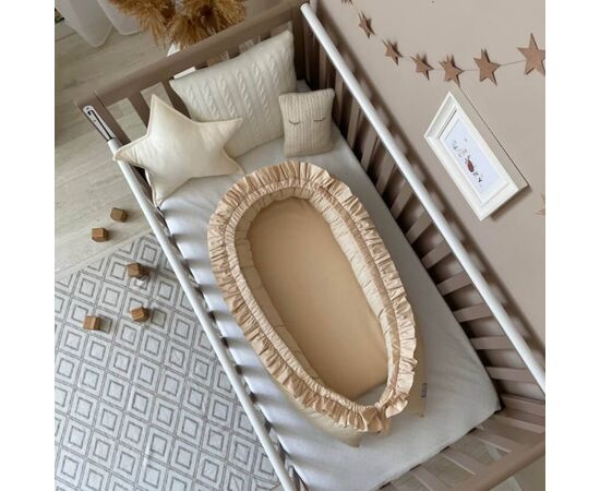 Beiges Neugeborenenset: BabyNest mit Matratze, Deckenwickel, Kissen, Foto 3