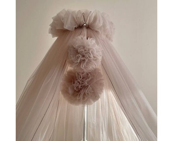 Brauner Betthimmel mit Pompons fürs Babybett 9m
